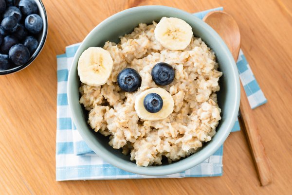 38 Easy Breakfasts for Kids to Kickstart The Day | If you’re looking for quick and healthy breakfast recipes to kickstart your mornings, these ideas will inspire you! We’ve included make ahead ideas you can enjoy on the go, high protein breakfasts that double as fabulous after school snacks, as well as gluten free breakfast ideas and dairy free breakfast recipes for kids with allergies. #kidsbreakfast #kidsbreakfastrecipes #easybreakfast