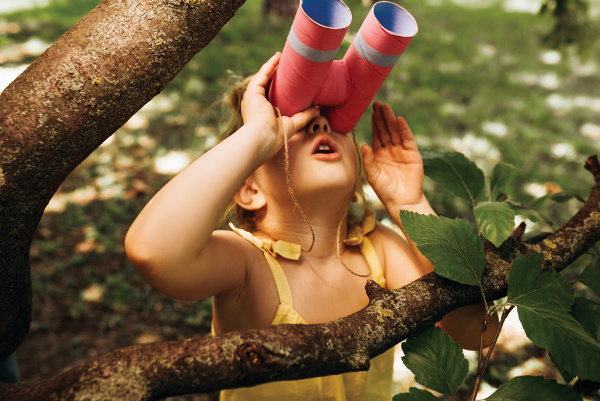 19 Backyard Activities for Kids | If you're looking for fun DIY yard games you can enjoy outdoors with your kids year-round, we've got 19 ideas to inspire you! Whether you have toddlers or kids in kindergarten or elementary school, we've got easy (and cheap!) ideas you can enjoy in spring, summer, fall, and winter. From obstacle courses, to water games, to old school birthday party games, to outdoor scavenger hunt ideas, there are so many things to do to burn energy when cabin fever sets in!